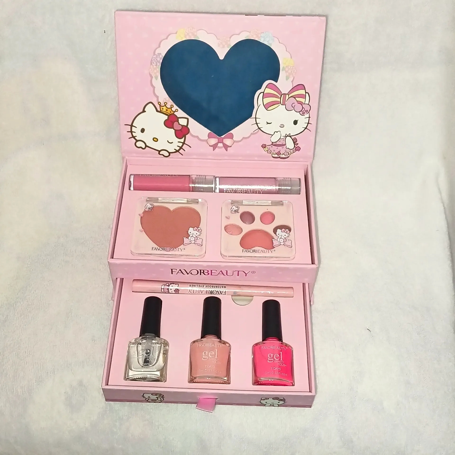 Kit Maquillaje (Hello Kitty)